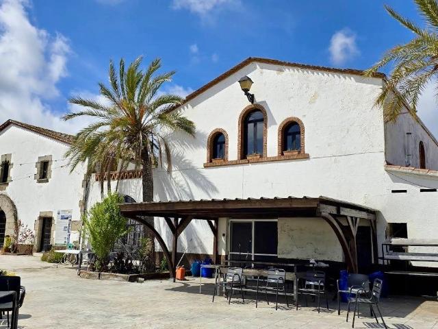 EXCLUSIVA PROPIEDAD EN VENTA EN TORDERA – MASÍA HISTÓRICA CON LICENCIA DE RESTAURACIÓN EN ACTIVO Y CASI 3.000 m2 CONSTRUIDOS
