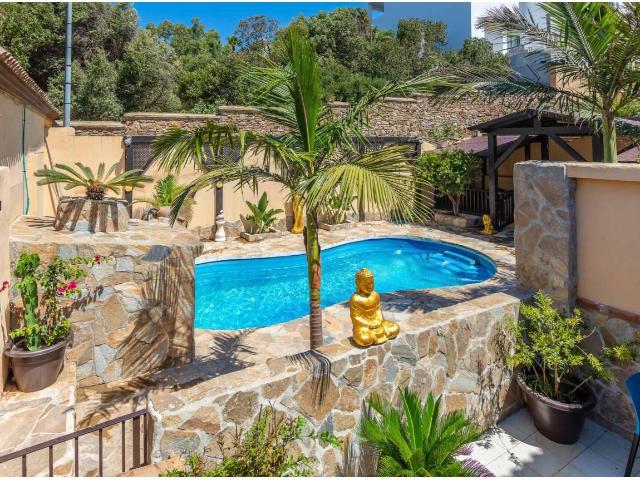 Exclusiva propiedad independiente con piscina en el corazón de Tarifa