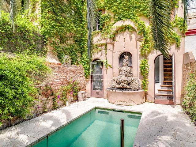 Exclusiva propiedad singular ubicada en el corazón histórico. 226m² Barcelona