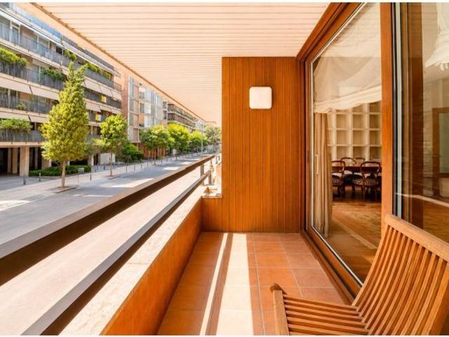 Exclusiva residencia con terraza privada de 100 m2 junto a Turó Park