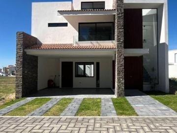 EXCLUSIVA RESIDENCIA EN VENTA UBICADA EN PUERTA DE HIERRO