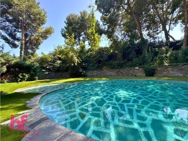Exclusiva residencia señorial en Pedralbes con vistas panorámicas a la ciudad