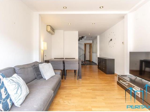 Exclusiva vivienda con ascensor, terrazas y espacios únicos en Gràcia