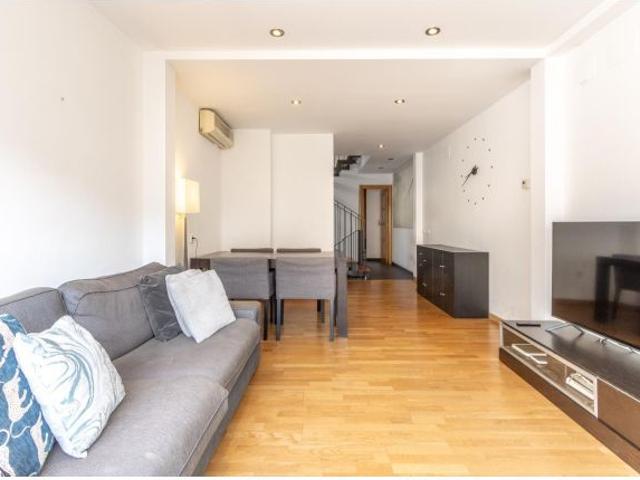 Exclusiva vivienda con ascensor, terrazas y espacios únicos en Gràcia