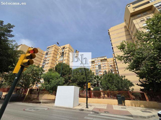 Exclusiva vivienda con parking asignado en la Urbanización Barceló