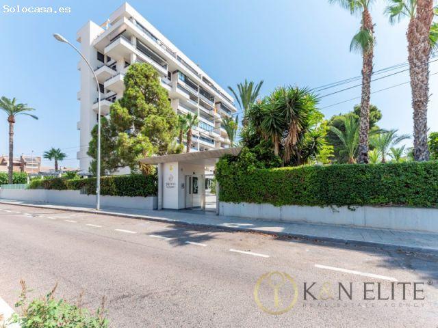 Exclusiva Vivienda con Terraza y Vistas al Mediterráneo