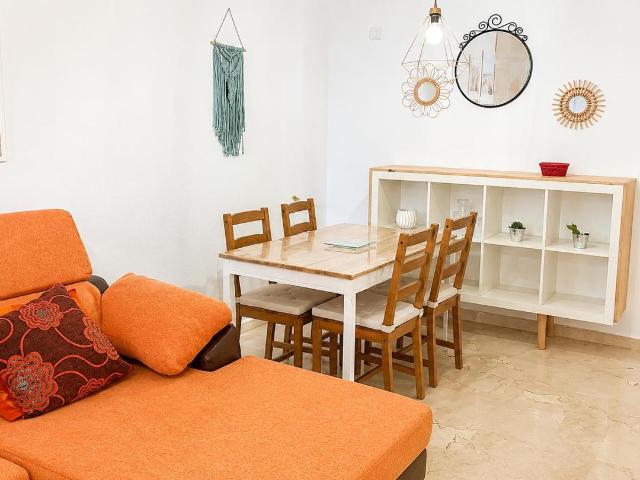 Exclusiva vivienda con vistas al mar en Benalmádena: amplitud, confort y calidad de vida