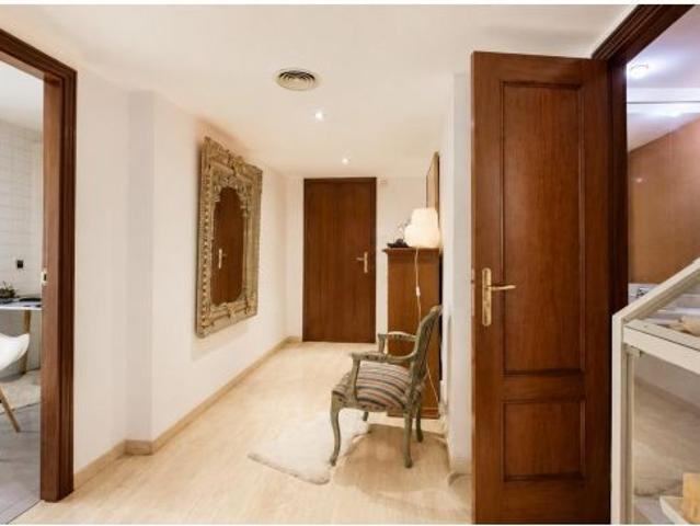 Exclusiva vivienda amplia y luminosa con terraza y parking