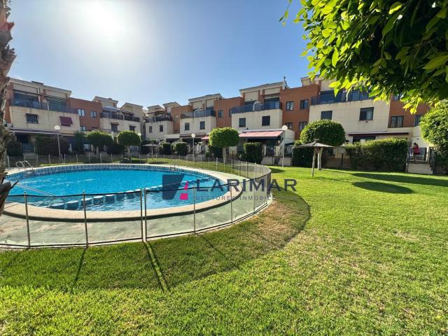 EXCLUSIVA VIVIENDA ADOSADA EN ALQUILER EN ZONA MIRIAM BLASCO | PLAYA DE SAN JUAN