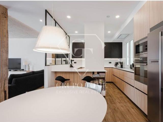 Exclusiva vivienda de 160 m2 con amplios espacios y excelente distribución