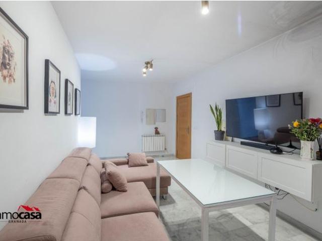 Exclusiva vivienda de 2 dormitorios con terraza privada de 85 metros y plaza de garaje en Churriana