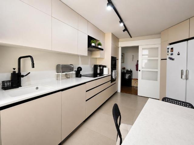EXCLUSIVA VIVIENDA DE 4 D. CON PISCINA, Y VISTAS DESPEJADAS EN EL CÓNSUL – TEATINOS