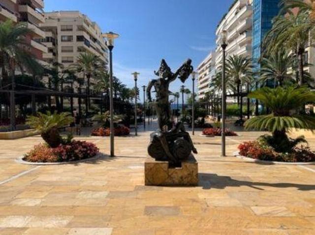 Exclusiva vivienda de esquina con 3 dormitorios en el corazó. 105m² Marbella