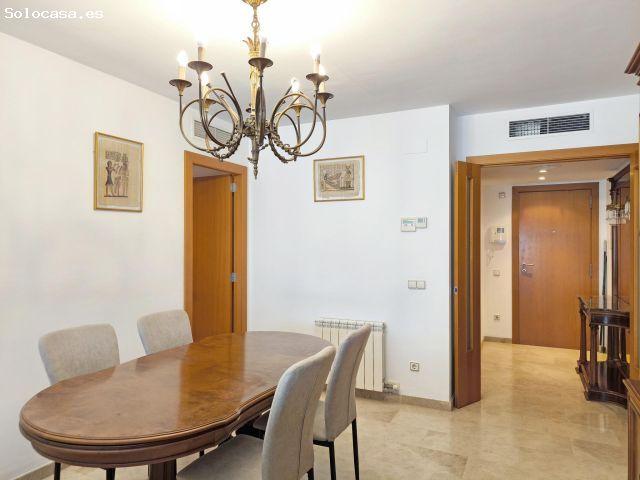 Exclusiva vivienda en Av. Roma, junto al Parc de la Ciutat