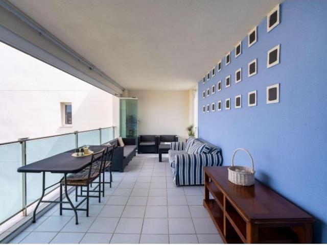 Exclusiva vivienda en esquina con grandes terrazas y vistas abiertas en Marina Serena Golf
