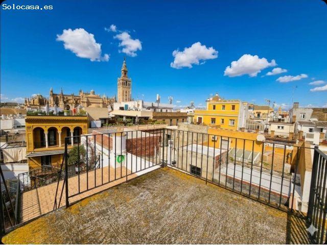 Exclusiva vivienda en esquina con mirador y terraza en el Barrio de Santa Cruz