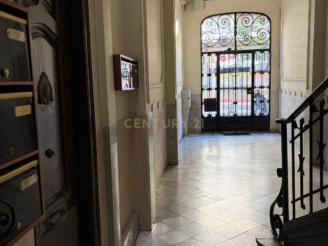 Exclusiva vivienda en finca regia del Eixample con un sinfín de posibilidades
