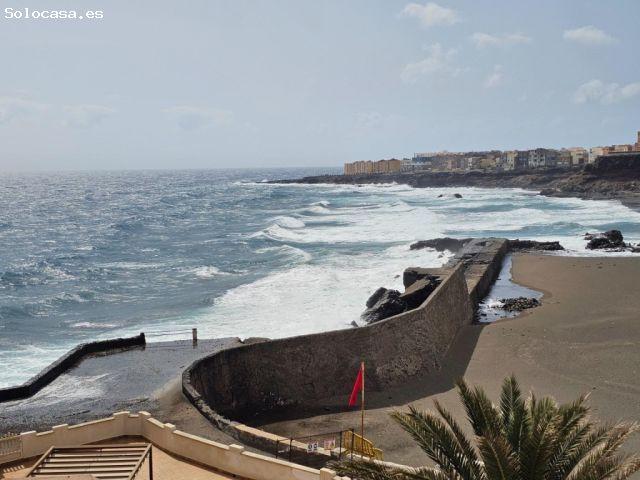 EXCLUSIVA VIVIENDA EN PRIMERA LÍNEA DE MAR EN LA COSTA DE TELDE