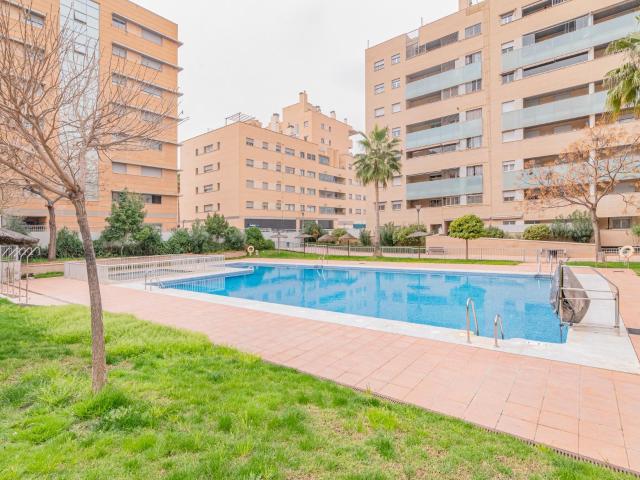 exclusiva vivienda en uno de los mejores Residenciales del Campus de la Salud