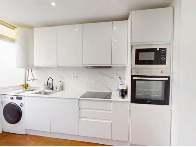Exclusiva vivienda en última planta en Gamarra con vistas despejadas ORIENTACION SUR