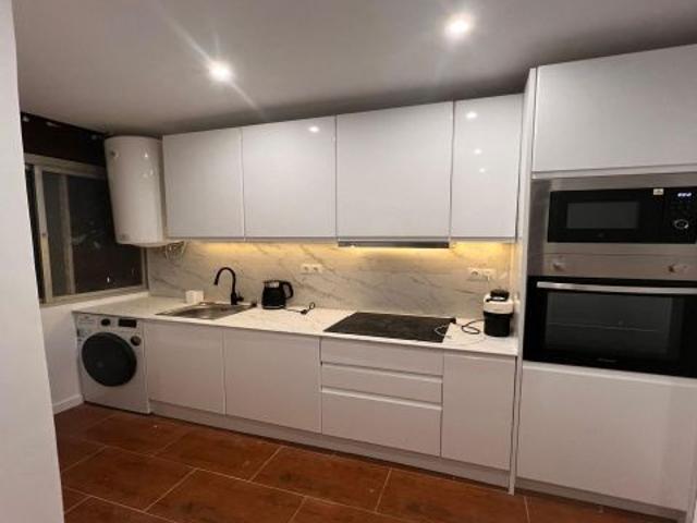 Exclusiva vivienda en última planta en Gamarra con vistas despejadas ORIENTACION SUR