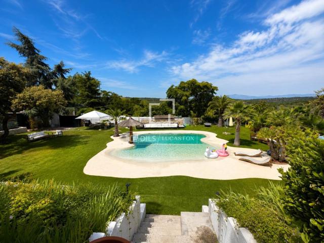 Exclusiva vivienda en venta en El Gasco, Torrelodones, ubica. 545m² Torrelodones