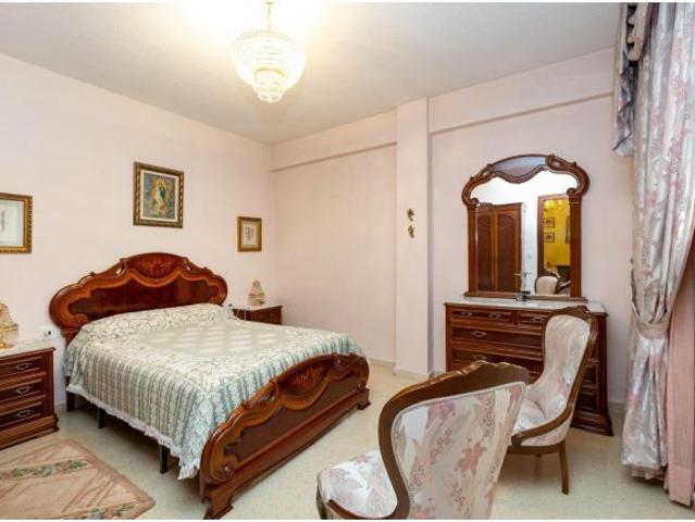 ? EXCLUSIVA VIVIENDA EN ZONA ALHAMAR | AMPLITUD, LUZ Y POSIBILIDAD DE 4 DORMITORIOS
