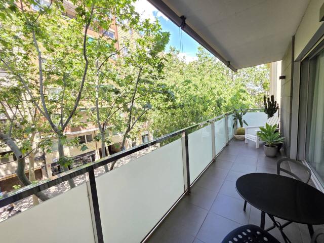 EXCLUSIVA VIVIENDA SEMINUEVA CON PARKING Y TRASTERO EN CALLE PARÍS – JUNTO A LAS PISCINAS SANT JORDI