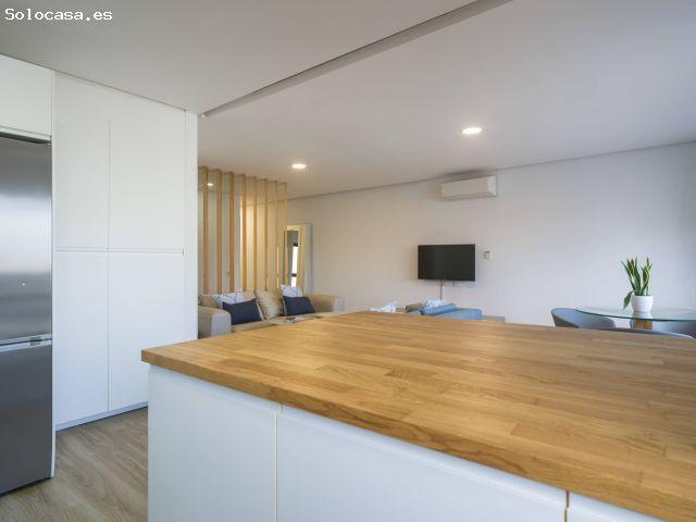 Exclusiva vivienda prácticamente en primera línea de la Playa de Las Canteras