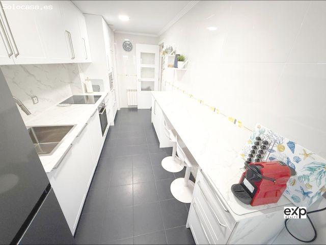 Exclusiva vivienda recién reformada con terraza y ubicación privilegiada en el corazón de Llanes. Op