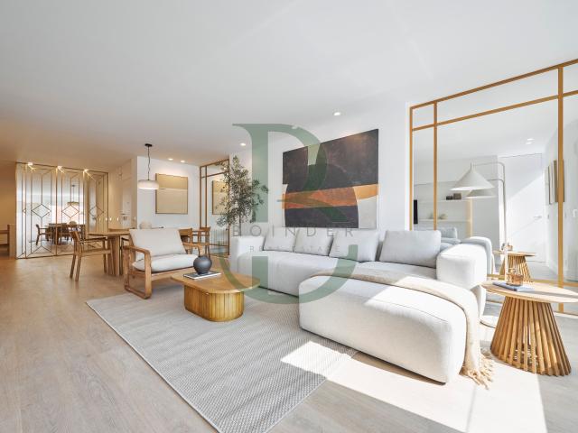 EXCLUSIVA VIVIENDA REFORMADA CON GARAJE EN CASTELLANA