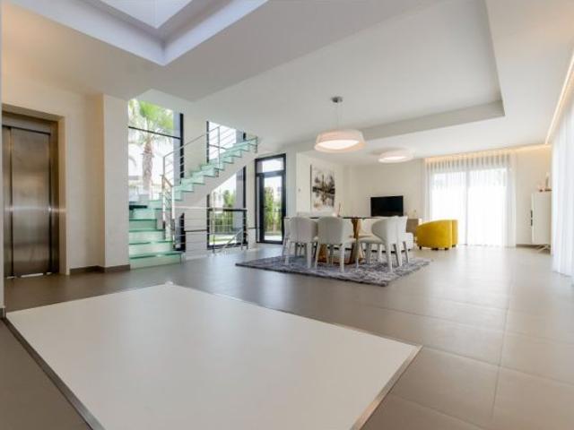 Exclusiva Villa