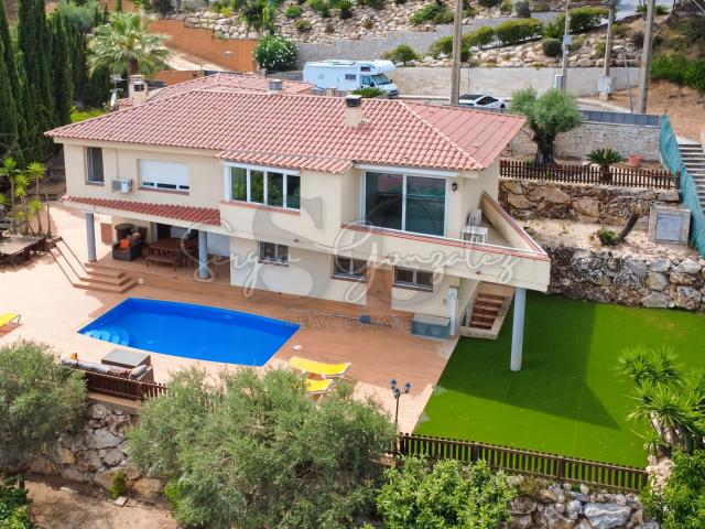 Exclusiva villa con licencia turística y espectaculares vistas panorámicas al mar en Santa Cristina