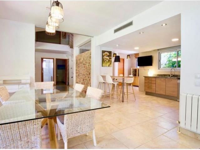 Exclusiva villa con piscina, casa de invitados y licencia turística en L’Escala, Girona