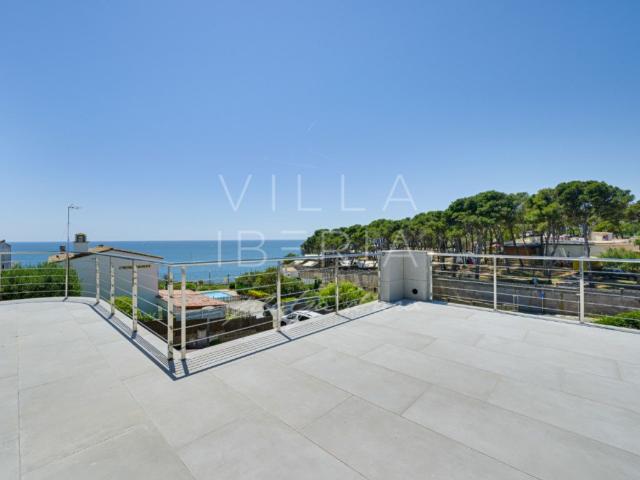 Exclusiva Villa Contemporánea A 150 Metros De Cala Margarida 465m² Palamós