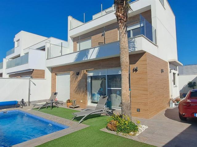Exclusiva villa contemporánea con piscina privada en Pilar d. 83m² Pilar de la Horadada