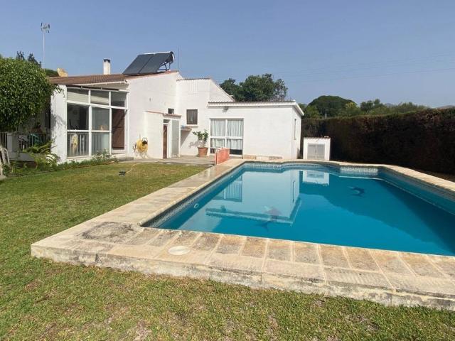 Exclusiva Villa / Chalet de 148 m2 en venta en Estepona, España
