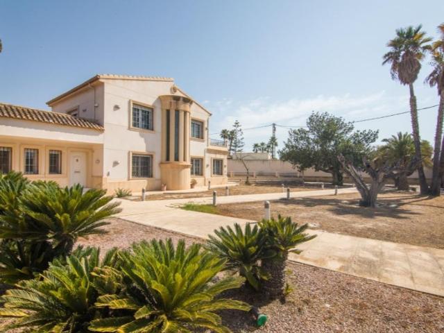 Exclusiva Villa / Chalet de 1538 m2 en venta en Elche, España