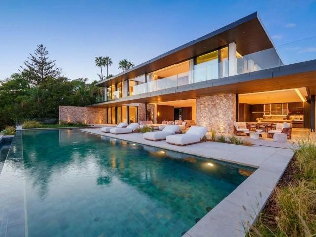 Exclusiva Villa / Chalet de 1700 m2 en venta en Benahavís, Andalucía