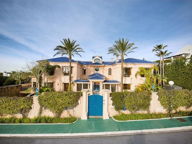 Exclusiva Villa / Chalet de 1727 m2 en venta en Marbella, Andalucía