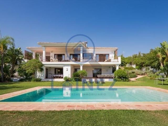 Exclusiva Villa / Chalet de 1779 m2 en venta en Marbella, España