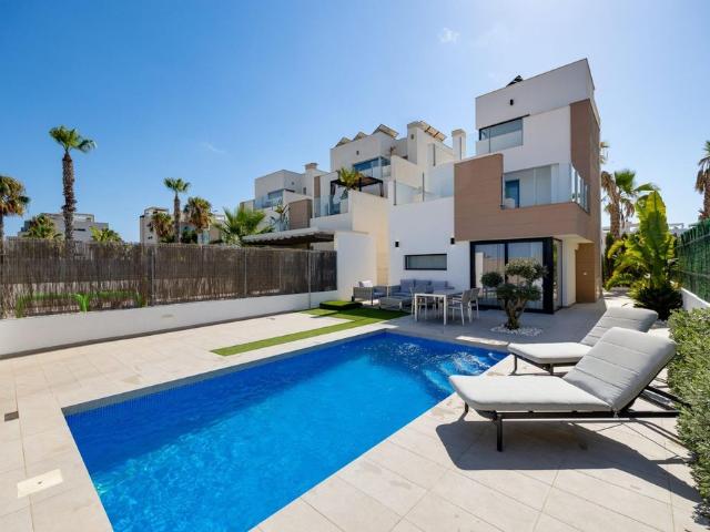 Exclusiva Villa / Chalet de 178 m2 en venta en Guardamar del Segura, Comunidad Valenciana