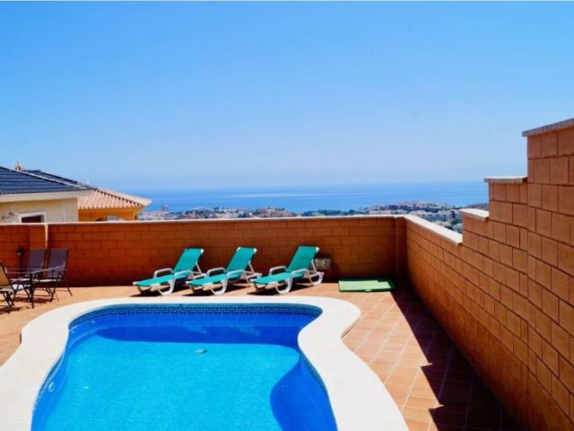 Exclusiva Villa / Chalet de 192 m2 en venta en Benalmádena, España