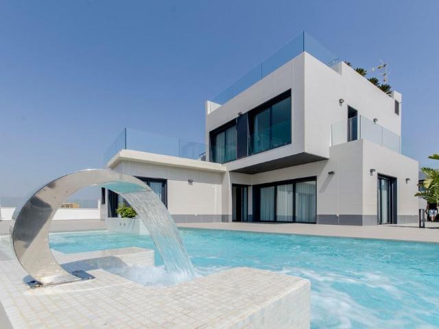 Exclusiva Villa / Chalet de 194 m2 en venta en Playas de Orihuela, Comunidad Valenciana