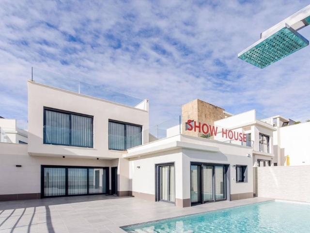 Exclusiva Villa / Chalet de 198 m2 en venta en San Miguel de Salinas, Comunidad Valenciana
