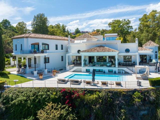 Exclusiva Villa / Chalet de 1014 m2 en venta en Marbella, España