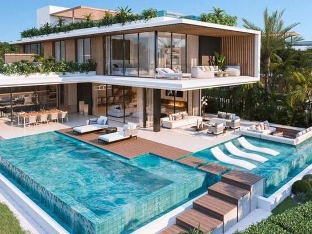 Exclusiva Villa / Chalet de 1061 m2 en venta en Marbella, Andalucía