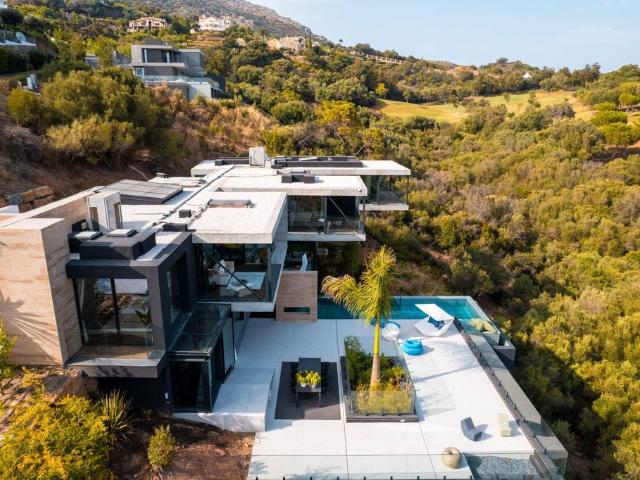 Exclusiva Villa / Chalet de 1069 m2 en venta en Benahavís, Andalucía