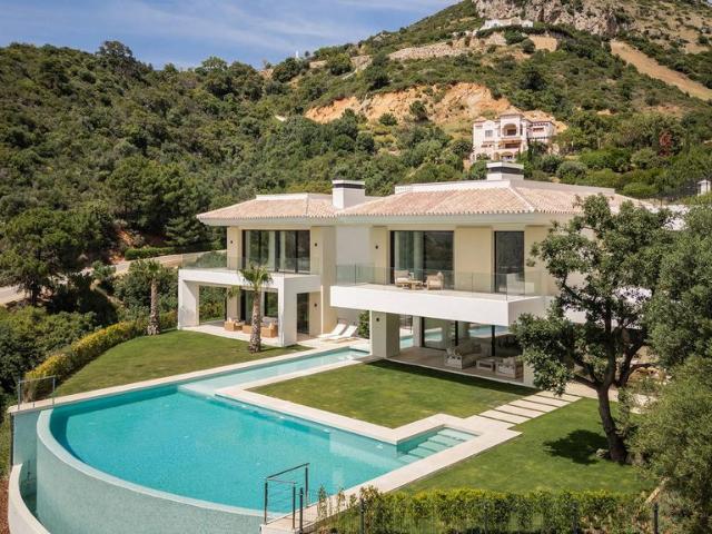 Exclusiva Villa / Chalet de 1071 m2 en venta en Marbella, Andalucía