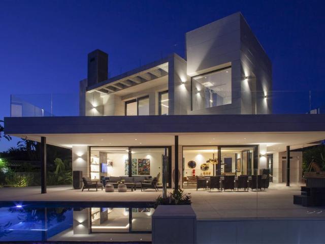 Exclusiva Villa / Chalet de 1090 m2 en venta en Marbella, Andalucía